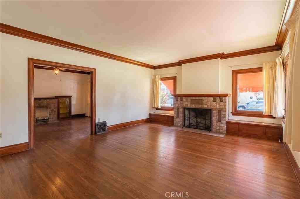 421 Brookside Avenue - Photo 4 of 40