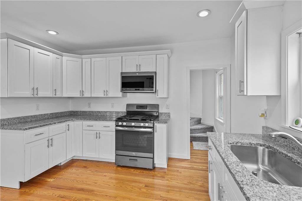 136 Juniper St - Photo 2 of 33