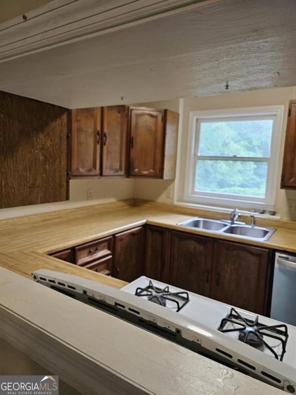 1930 Crooms Dr - Photo 3 of 32