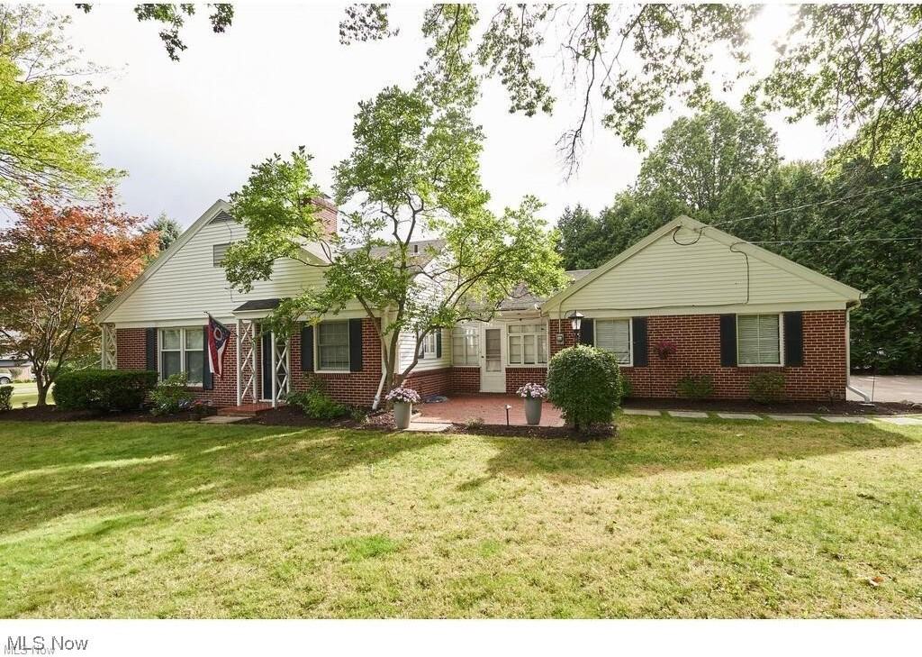 2468 Ridgewood Rd - Photo 2 of 21