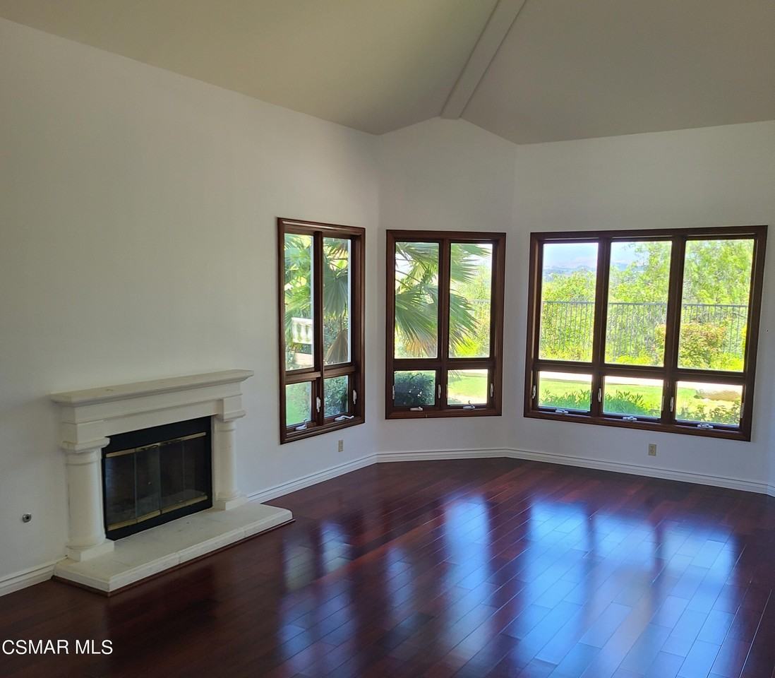 11507 Flowerwood Ct - Photo 2 of 19