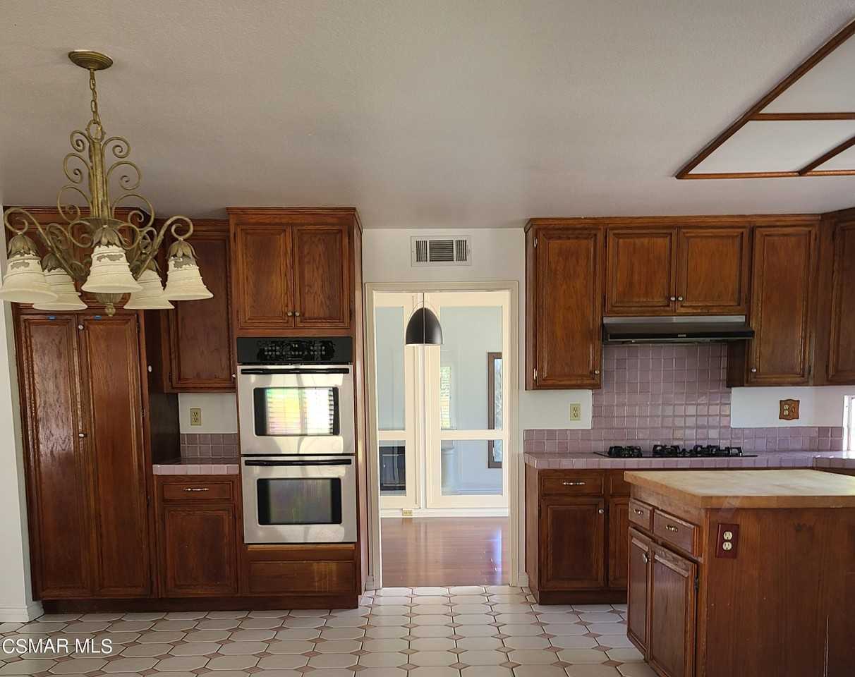 11507 Flowerwood Ct - Photo 5 of 19