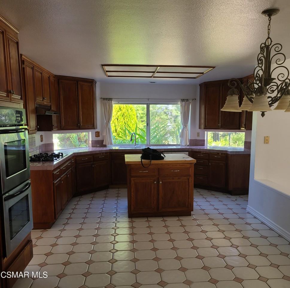 11507 Flowerwood Ct - Photo 6 of 19