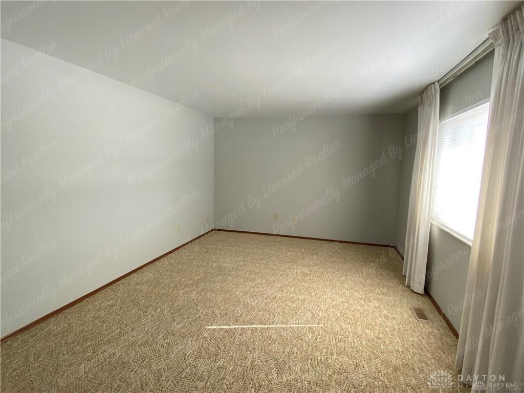 2259 Millwood Rd - Photo 3 of 27