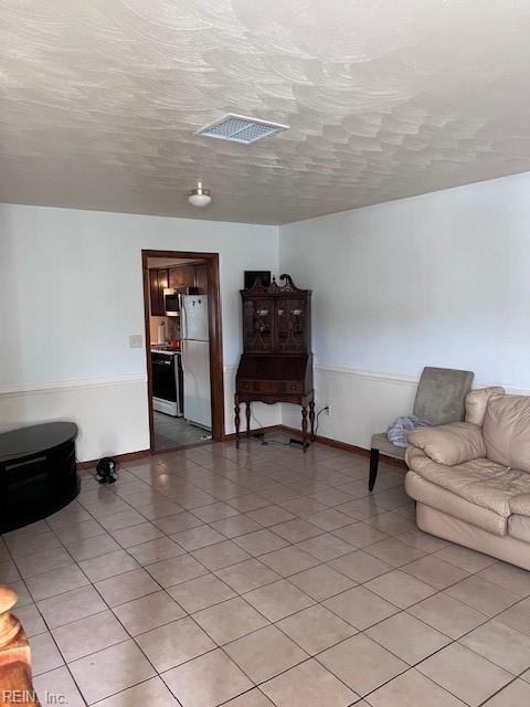 2046 Lyndora Rd - Photo 2 of 11