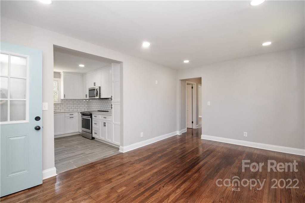 1701 Academy St - Photo 3 of 14