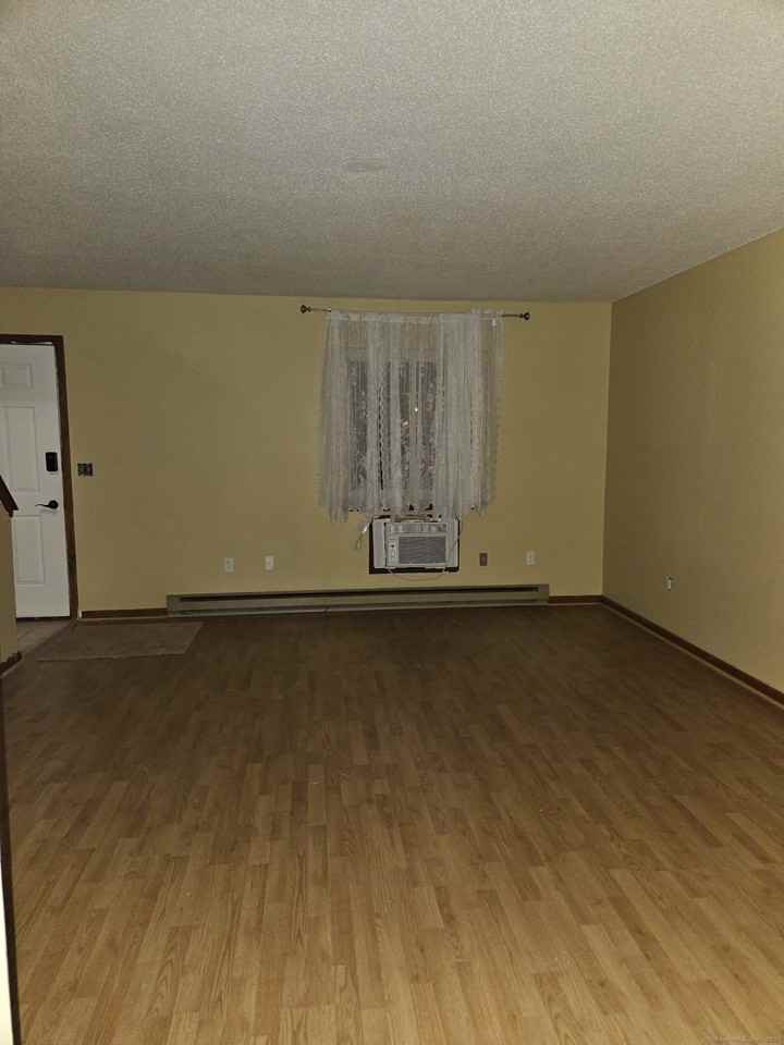 371 Emmett St Apt 87 - Photo 5 of 10