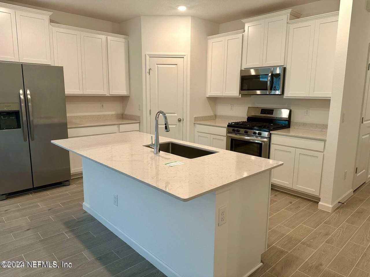 62 Quicksilver Way - Photo 4 of 14