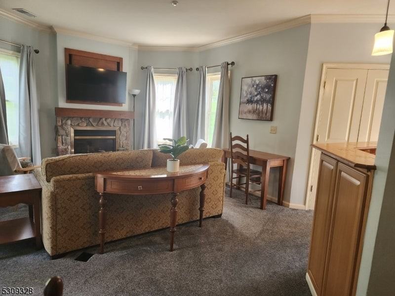 2 Maple Cres - Photo 2 of 25