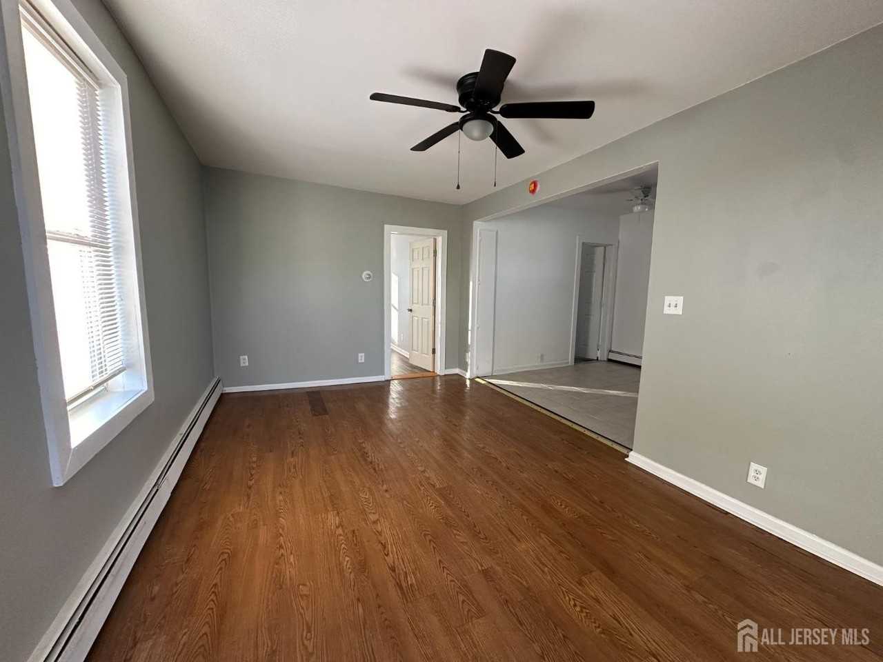 16 Somerset St - Photo 3 of 11