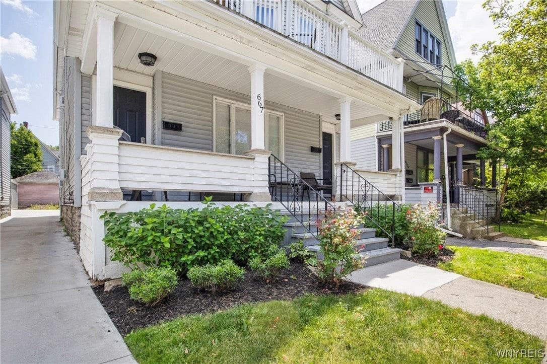 667 W Delavan Ave - Photo 3 of 27