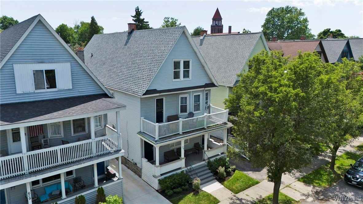 667 W Delavan Ave - Photo 4 of 27