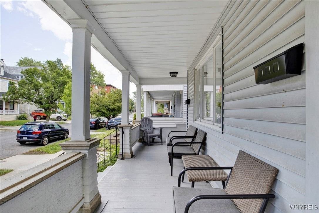 667 W Delavan Ave - Photo 6 of 27