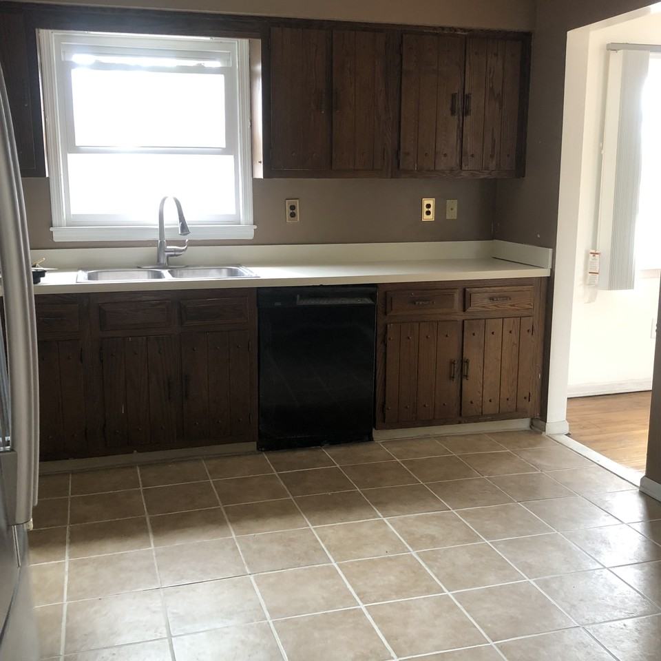 259 Archangela Ave - Photo 3 of 5