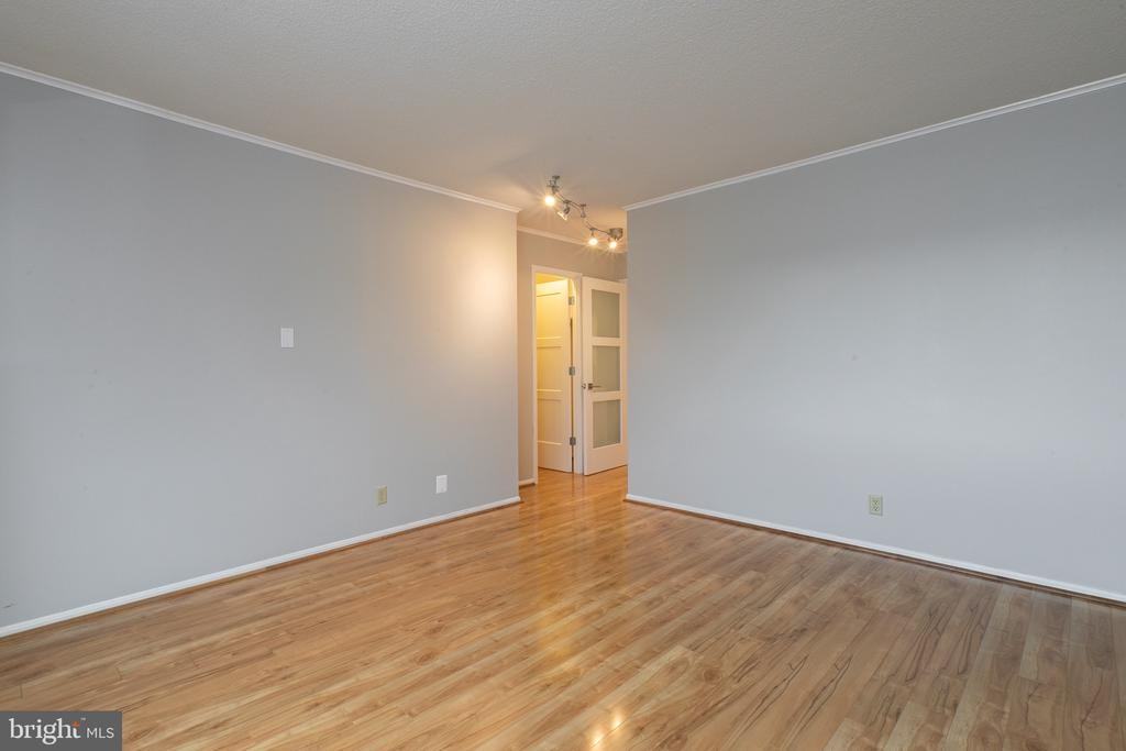 8350 Greensboro Dr ##602 - Photo 3 of 30