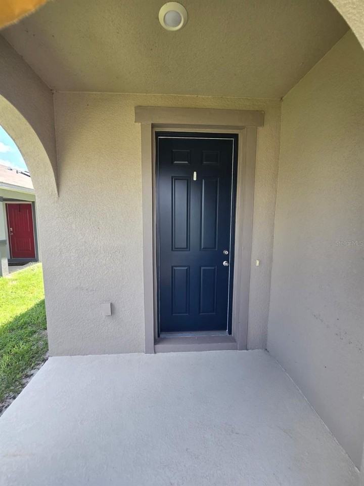 571 Preserve Pointe Blvd - Photo 2 of 14