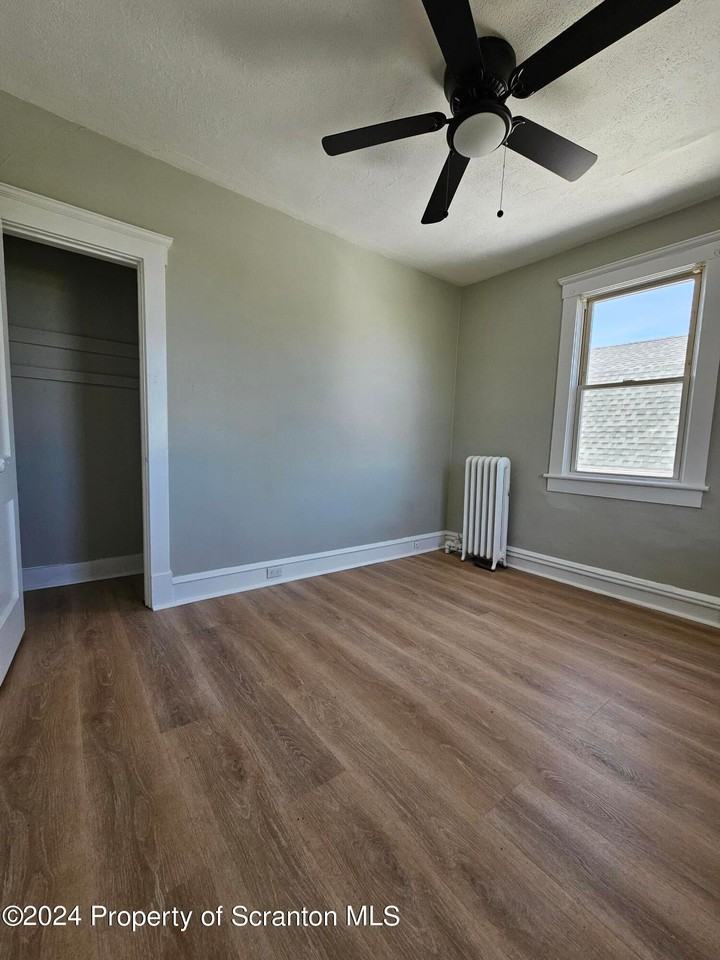 10 E Germania St - Photo 6 of 7