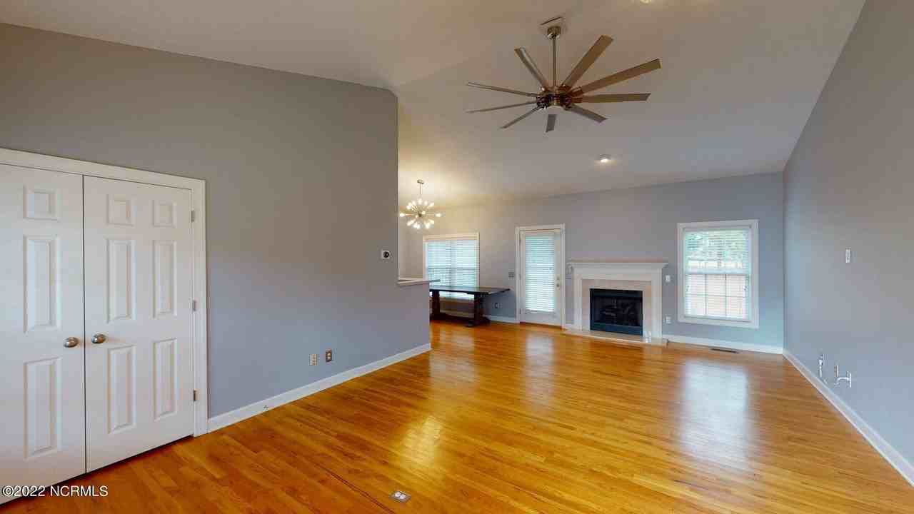 11 Lassiter Ln - Photo 7 of 19