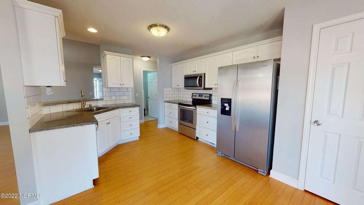 6 White Ct - Photo 2 of 18