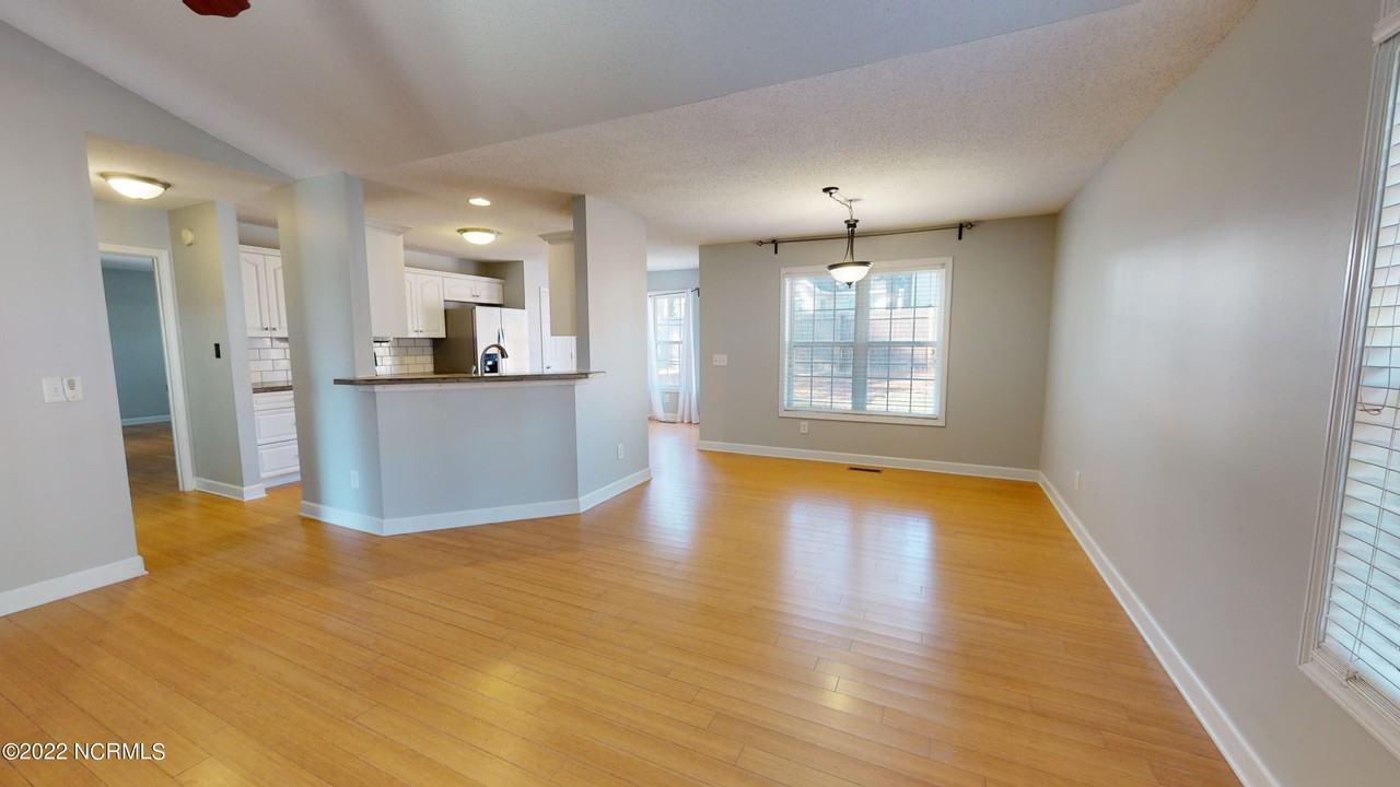 6 White Ct - Photo 5 of 18