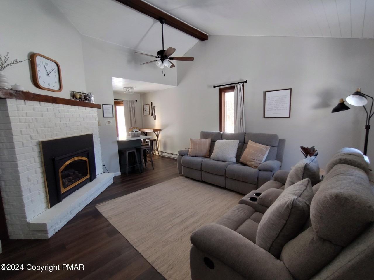 135 Driftwood Dr - Photo 2 of 32