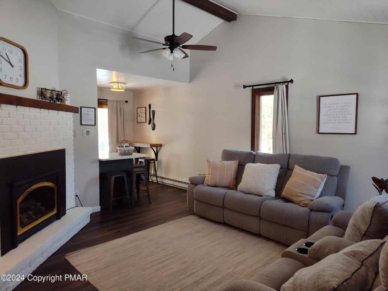 135 Driftwood Dr - Photo 3 of 32