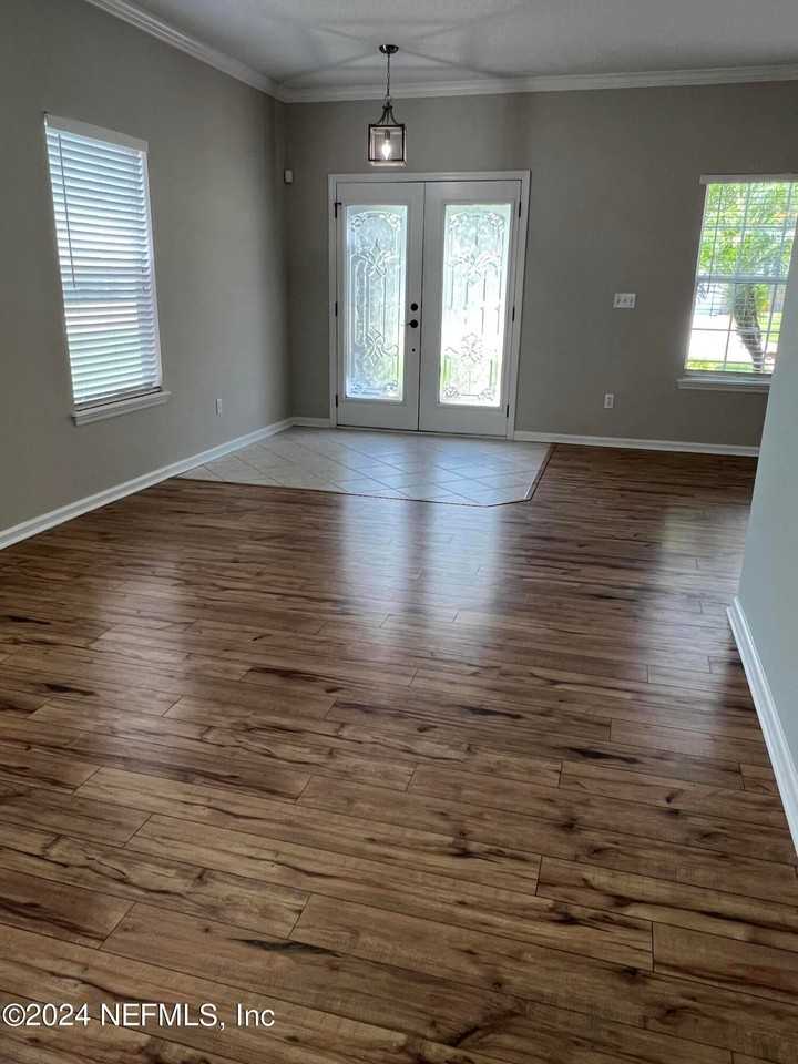 1505 Chatham Ct - Photo 7 of 50