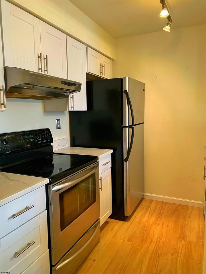 5 Waterview Dr - Photo 2 of 8