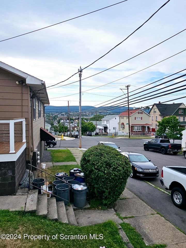 710 River St - Photo 3 of 15