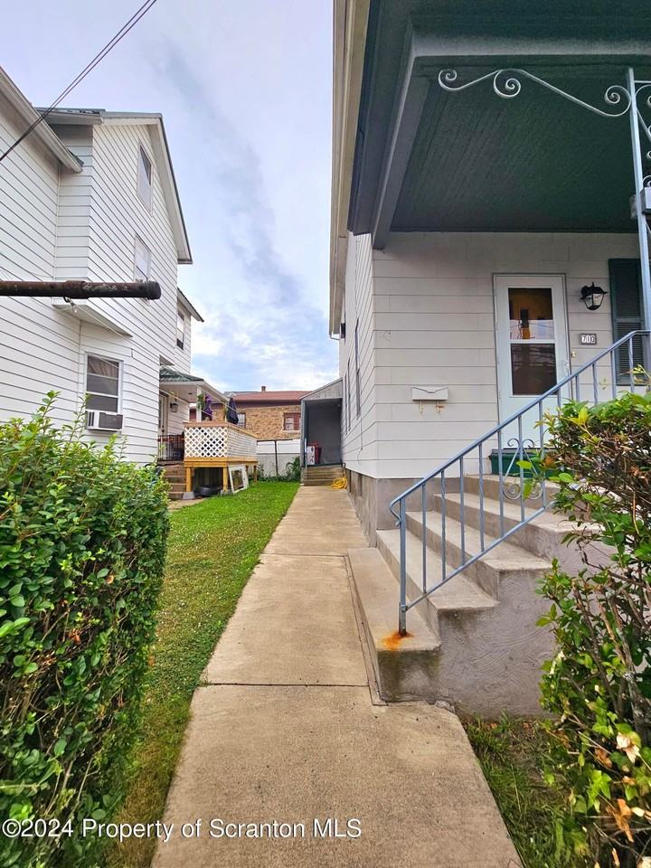 710 River St - Photo 4 of 15