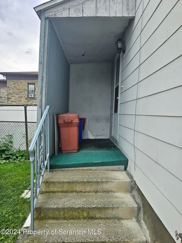 710 River St - Photo 5 of 15