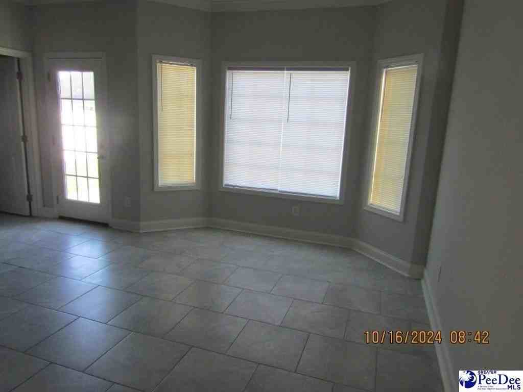 1481 Rosedale St - Photo 6 of 13