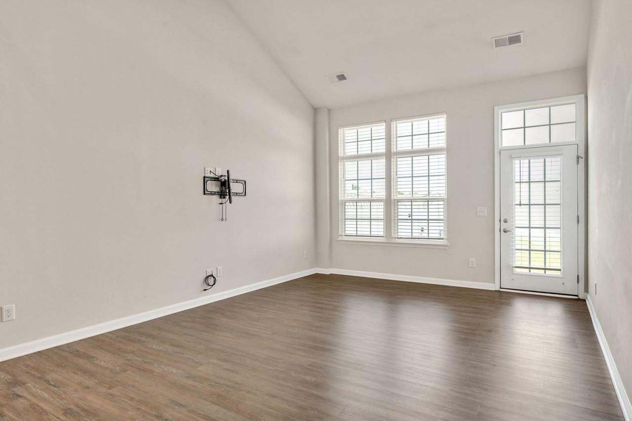 163 Brier Ridge Dr - Photo 5 of 21