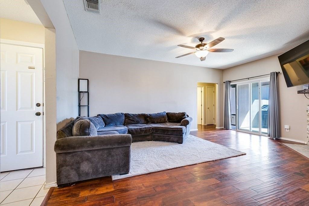 1210 Hugo Ln - Photo 2 of 16