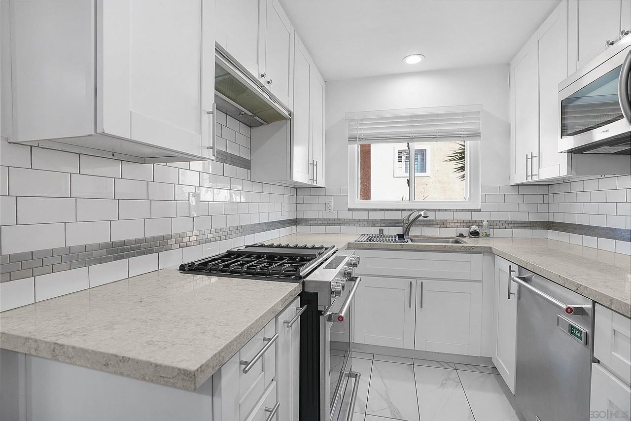 6874 Parkside Ave - Photo 2 of 27