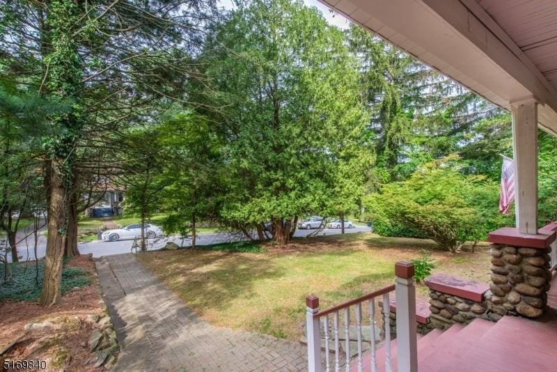 37 Oak Grove Road - Photo 4 of 33