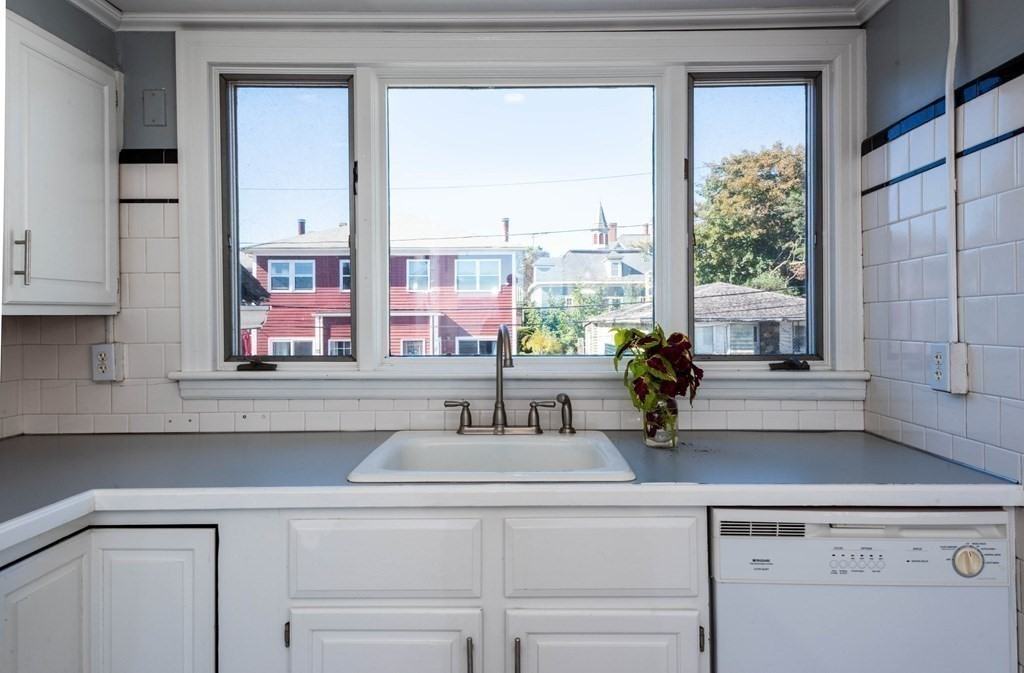 271 Lynn Shore Drive #3 - Photo 6 of 25