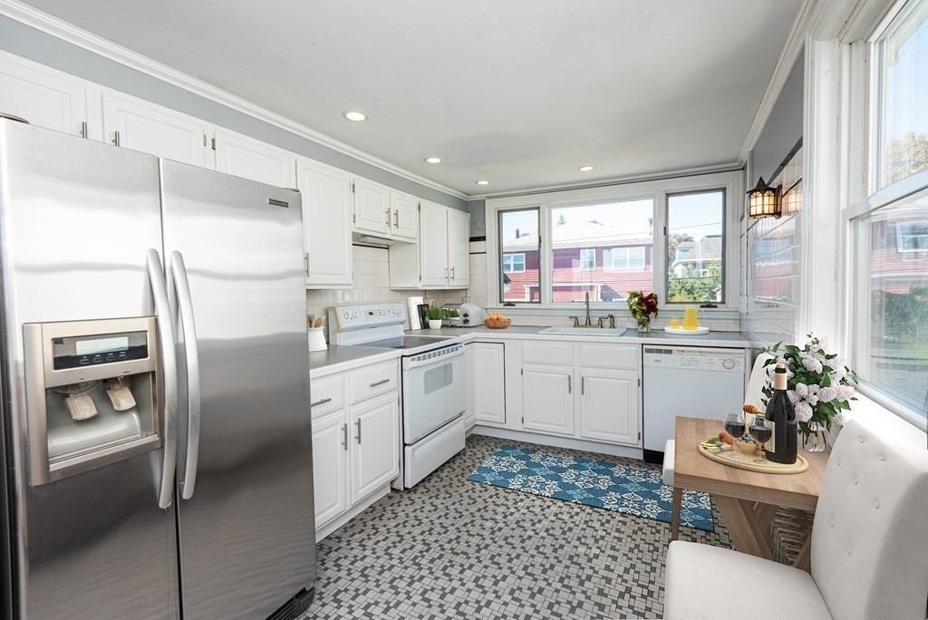 271 Lynn Shore Drive #3 - Photo 7 of 25