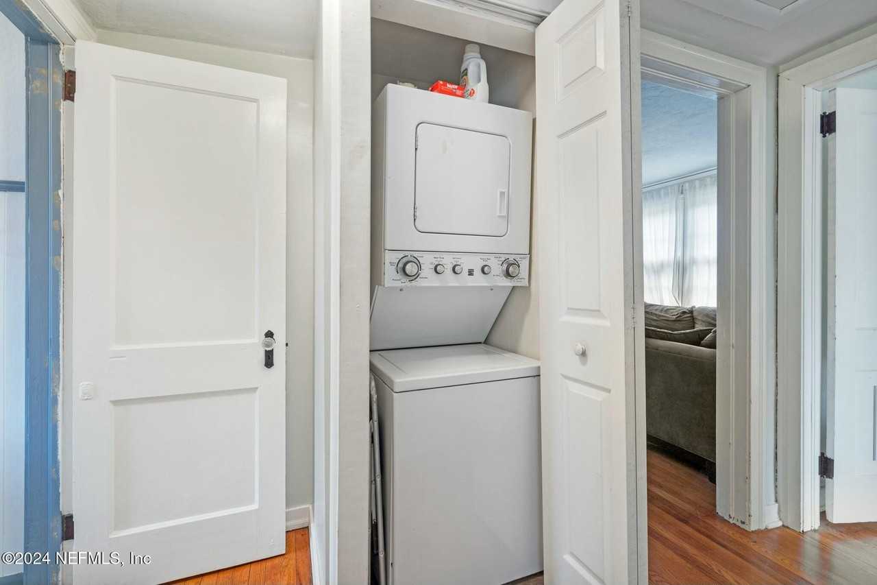 4750 Attleboro St - Photo 5 of 26