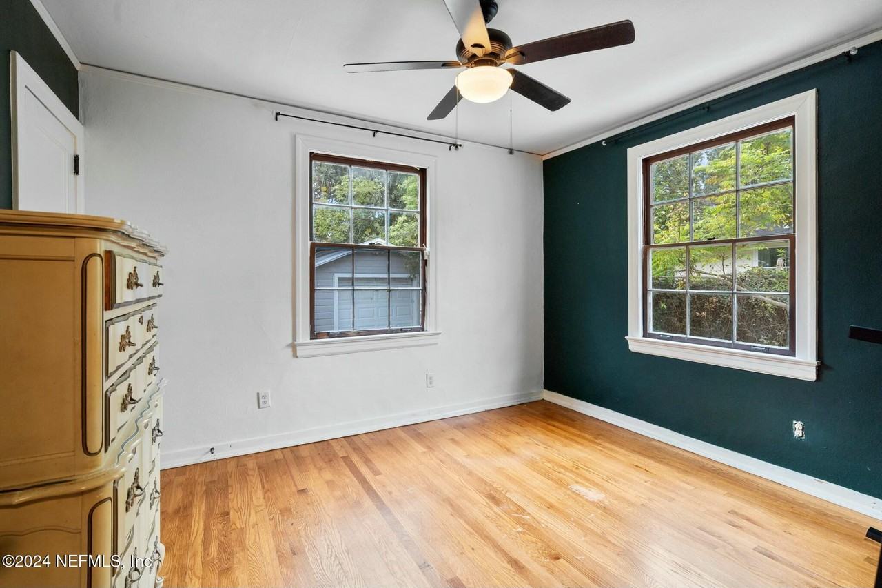 4750 Attleboro St - Photo 6 of 26