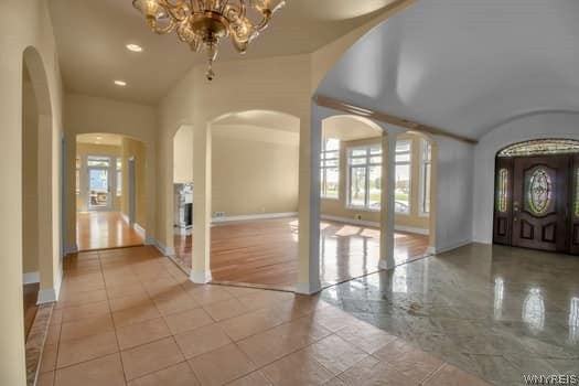 837 W River Rd - Photo 4 of 28