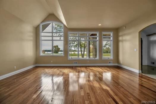 837 W River Rd - Photo 7 of 28