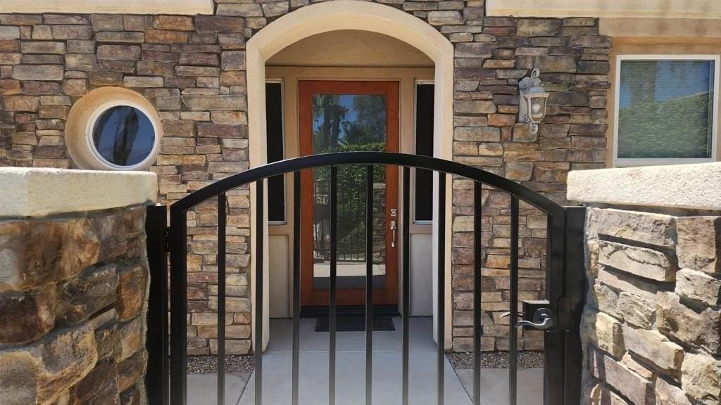 1421 Amelia Way - Photo 3 of 20