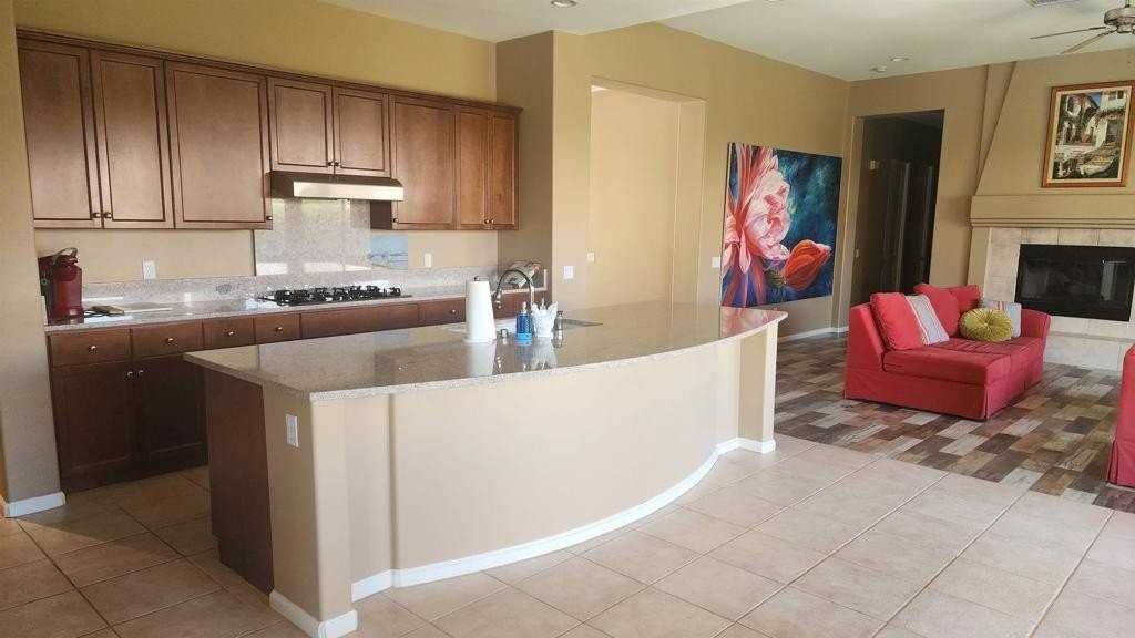 1421 Amelia Way - Photo 6 of 20