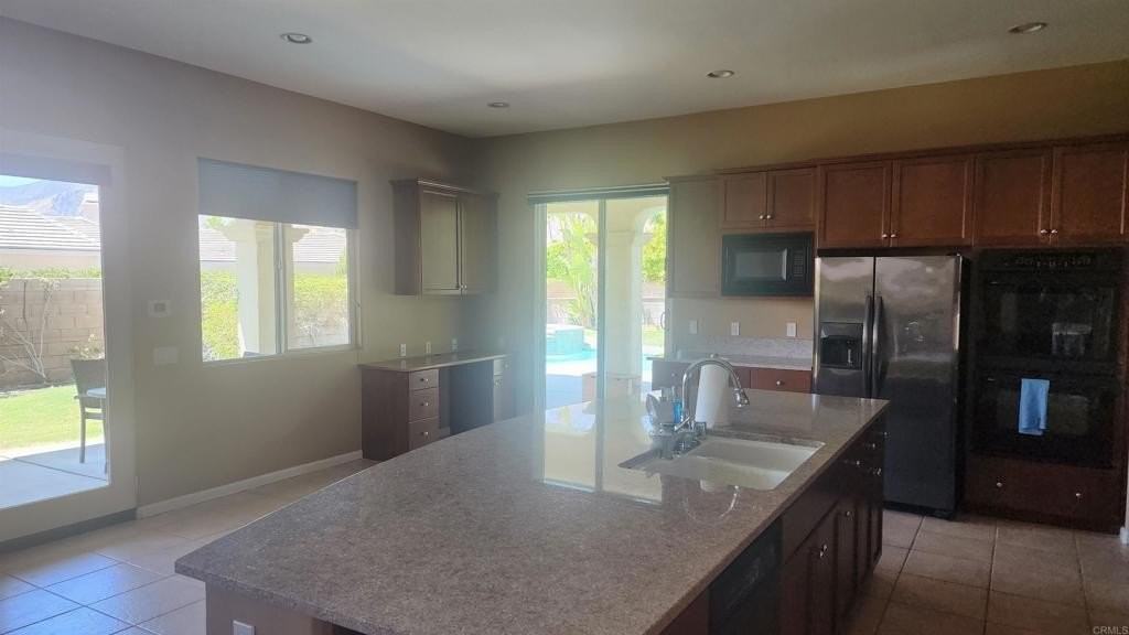 1421 Amelia Way - Photo 7 of 20