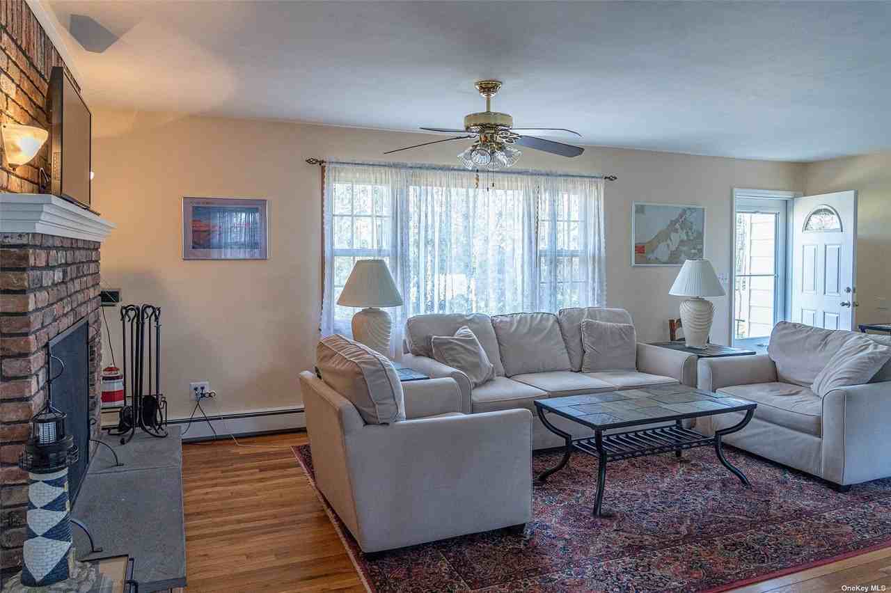 155 Delmar Drive - Photo 2 of 19