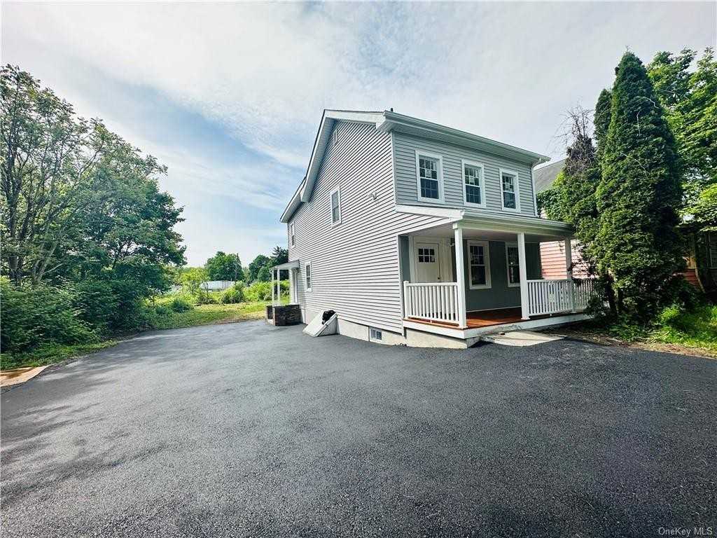 32 Salt Point Tpke - Photo 2 of 28