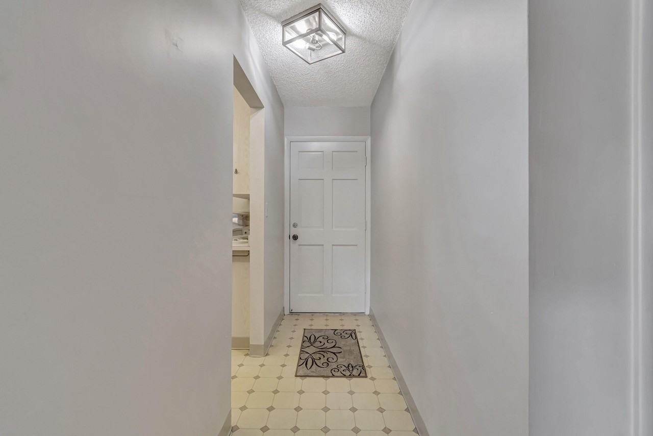 2682 Garden Dr S - Photo 3 of 30