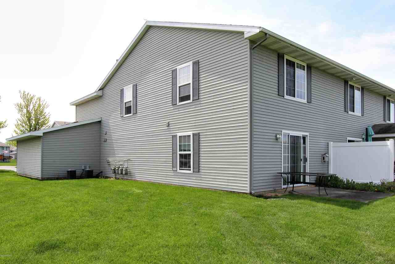 5428 Rivertown Cir Sw - Photo 2 of 20