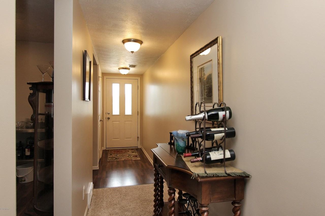 5428 Rivertown Cir Sw - Photo 4 of 20